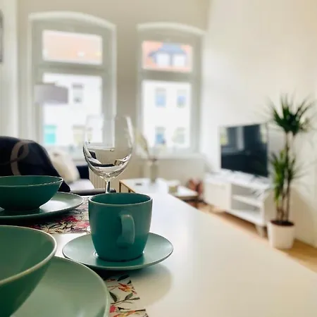 Stilvolles Apartment In Zentraler Lage - Smart-Tv, Queensize-Bett, Altbaustil, Kueche In City-Naehe Erfurt Buitenkant foto