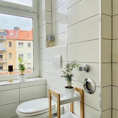 Stilvolles Apartment In Zentraler Lage - Smart-Tv, Queensize-Bett, Altbaustil, Kueche In City-Naehe Erfurt Buitenkant foto