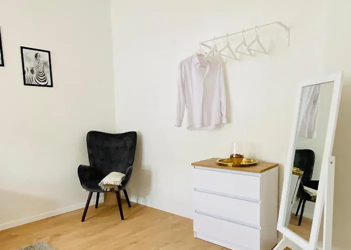 Stilvolles Apartment In Zentraler Lage - Smart-Tv, Queensize-Bett, Altbaustil, Kueche In City-Naehe