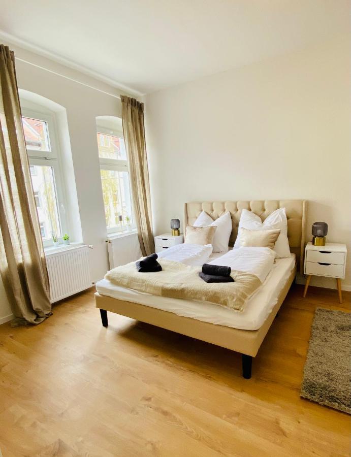 Stilvolles In Zentraler Lage - Smart-tv, Queensize-bett, Altbaustil, Kueche In City-naehe Erfurt