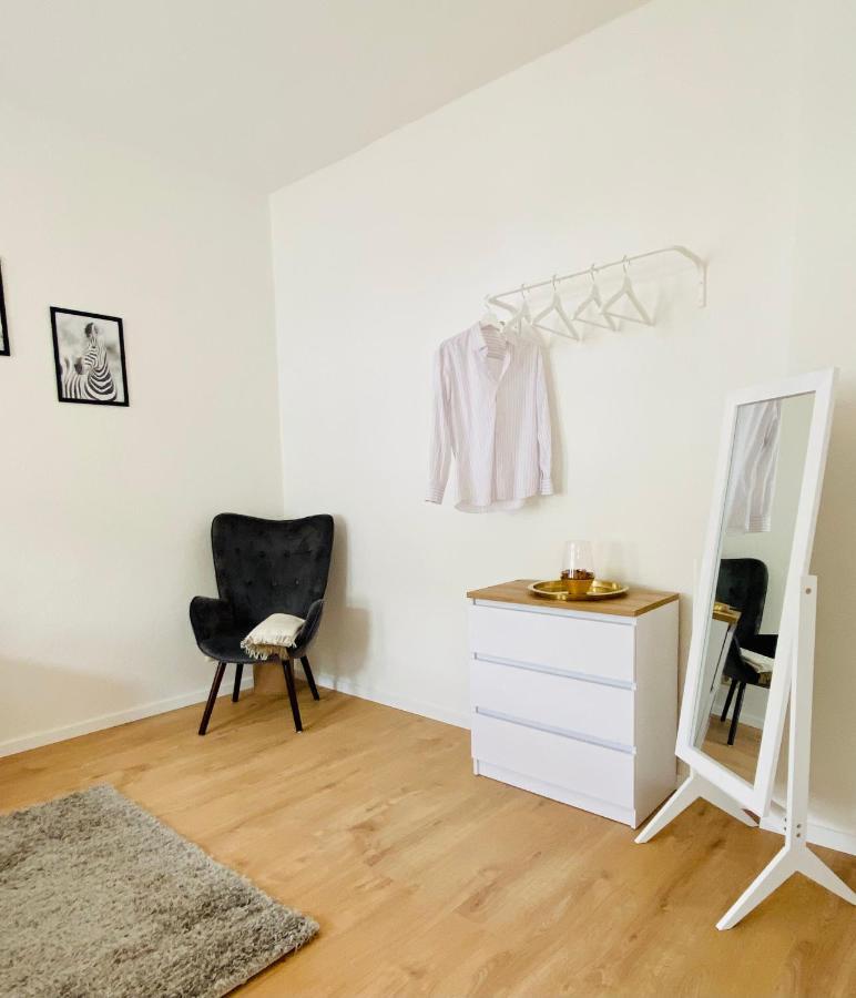 Apartment Stilvolles In Zentraler Lage - Smart-tv, Queensize-bett, Altbaustil, Kueche In City-naehe Erfurt