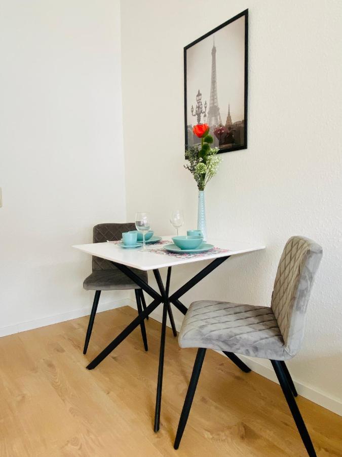 Stilvolles In Zentraler Lage - Smart-tv, Queensize-bett, Altbaustil, Kueche In City-naehe *