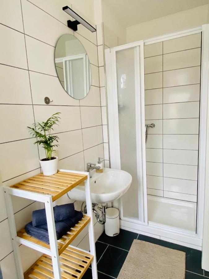 Apartment Stilvolles In Zentraler Lage - Smart-tv, Queensize-bett, Altbaustil, Kueche In City-naehe
